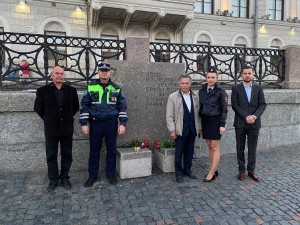 В память о павших в боях в Великую Отечественную войну возложили цветы
