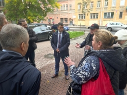 Глава МО Смольнинское Григорий Ранков в пятницу встретился с жителями дома по Невскому проспекту, 150