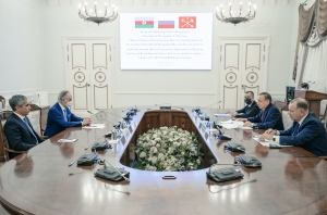 Губернатор предложил увековечить память азербайджанцев, защищавших Ленинград