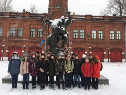 Школьники муниципального образования Смольнинское посетили выставку пожарной техники
