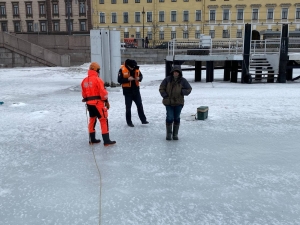 В Центральном районе проходят рейды по проверке соблюдения жителями запрета выхода на лед