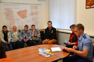В муниципальном образовании Смольнинское в рамках антинаркотической программы &laquo;Наш город&raquo; состоялась встреча   с помощником прокурора Центрального района