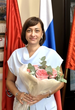 Поздравление Главы МО Смольнинское Людмилы Смирновой с Днём знаний!
