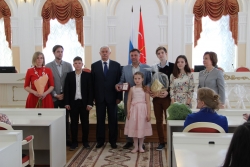 Семья из муниципального образования Смольнинское &ndash; одна из лучших в городе
