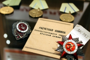 В муниципальном образовании Смольнинское открылась выставка военных артефактов