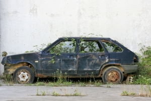 Брошенный автомобиль &ndash; что делать?
