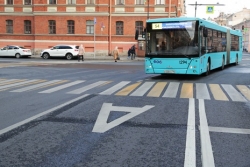 Общественному транспорту на Суворовском проспекте обеспечат "зеленую волну"