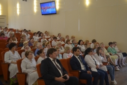 Глава Администрации Центрального района совместно с Главой МО Смольнинское поздравили сотрудников поликлиники №38 с Днем медицинского работника